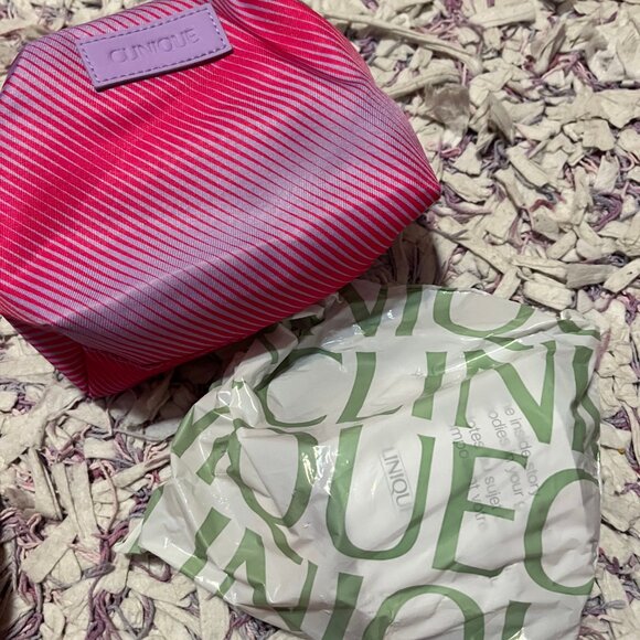 NEW Clinique 8pc Kit Cleaning Balm Face Soap Moisture Mask Eyeliner Mascara Bag - Picture 12 of 16